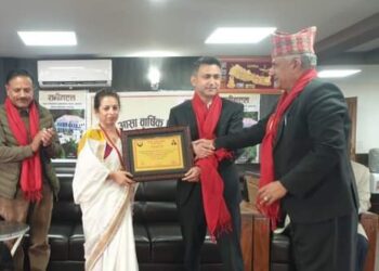 डा. दिपेन्द्र कार्की आशा प्रज्ञा केन्द्रबाट सम्मानित