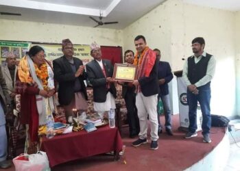 न्युरोसर्जन डा. पौडेल साहित्य तथा संस्कृति प्रतिष्ठान द्वारा सम्मानित