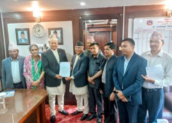 स्वास्थ्यमन्त्रीलाई एमाले स्वास्थ्य विभागको ११ बुँदे ज्ञापन पत्र