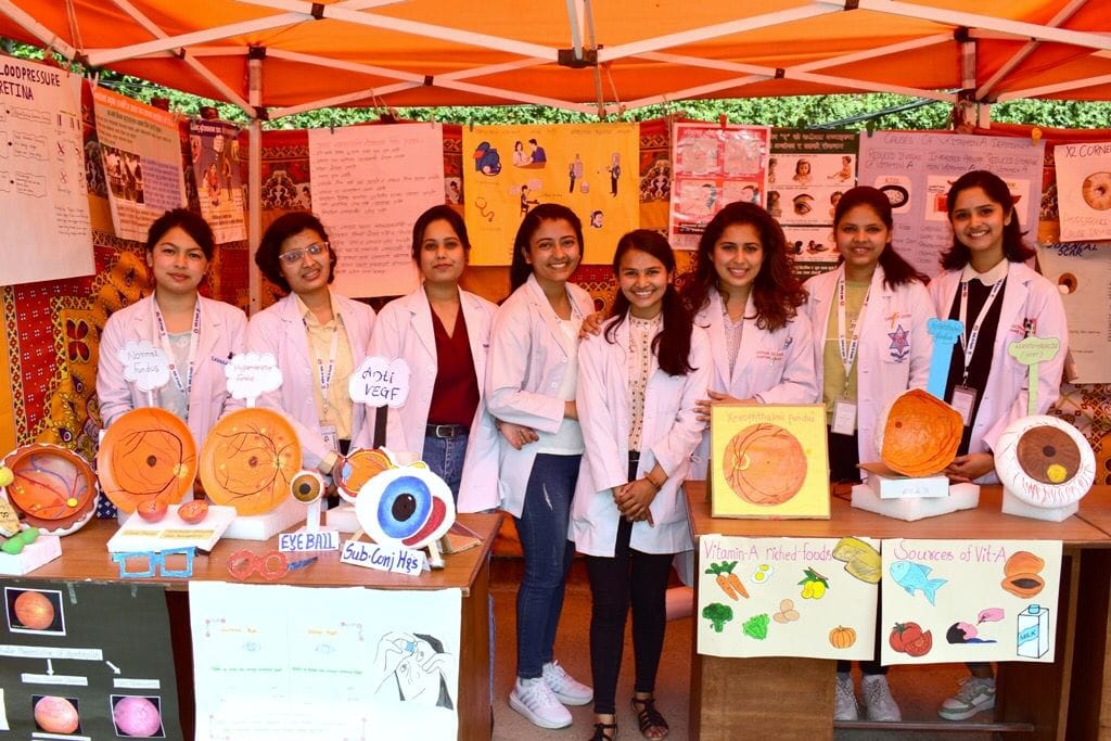 Nepal eye hospital - नेपाल आखाँ अस्पतालले दृष्टि दिवसमा बिरामीलाई आखाँ बारे निशुल्क परामर्श नेपाल आखाँ अस्पतालले दृष्टि दिवसमा बिरामीलाई आखाँ बारे निशुल्क परामर्श