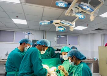 रामेछाप अस्पतालमा गर्भवती महिलाको सफल शल्यक्रियाः आमा र जुम्ल्याहा बच्चाको स्वास्थ्य राम्रो