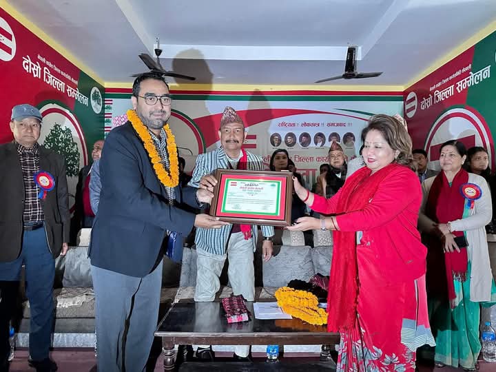 निसर्ग अस्पताल धनगढीका अध्यक्ष पन्त सम्मानित