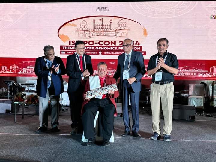 dr. Rajendra baral - बरिष्ठ क्यान्सर रोग विशेषज्ञ डा. बराल भारतमा पुरस्कृत बरिष्ठ क्यान्सर रोग विशेषज्ञ डा. बराल भारतमा पुरस्कृत