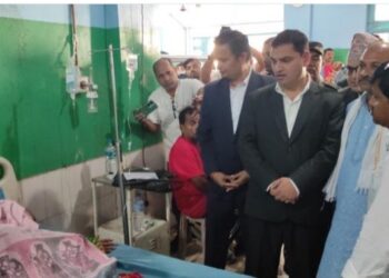 स्वास्थ्यमन्त्री पौडेलद्वारा गजेन्द्रनारायण सिंह अस्पताल निरीक्षण