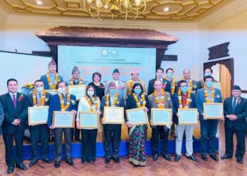 यूपीएफद्वारा डाक्टर तथा पत्रकारहरू शान्तिदूतका रुपमा सम्मानित