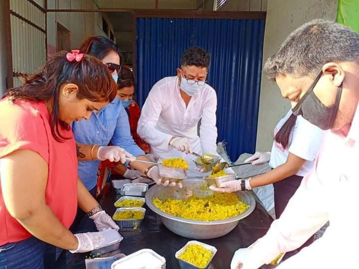 received 3113799485334051 - डा.घिमिरेले पहिलो वैवाहिक उत्सबमा बिरामी र कुरुवालाई निशुल्क खाना #Covid19 डा.घिमिरेले पहिलो वैवाहिक उत्सबमा बिरामी र कुरुवालाई निशुल्क खाना #Covid19