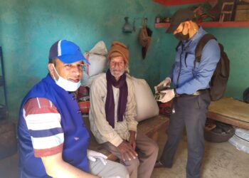 लकडाउनमा झनै सक्रिय अमरगढीका मेयर ओझा #Covid19