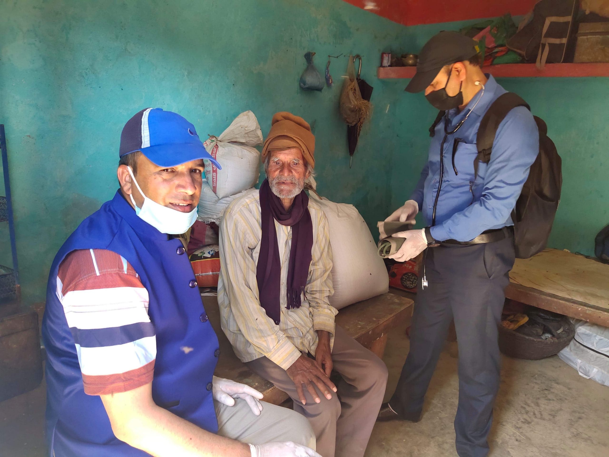 received 556850878355014 scaled 1 - लकडाउनमा झनै सक्रिय अमरगढीका मेयर ओझा #Covid19 लकडाउनमा झनै सक्रिय अमरगढीका मेयर ओझा #Covid19