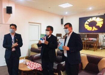 आँखा,नाक, कान घाँटी र मुख प्राथमिक स्वास्थ्य सम्बन्धी पुस्तिका सार्बजनिकरण